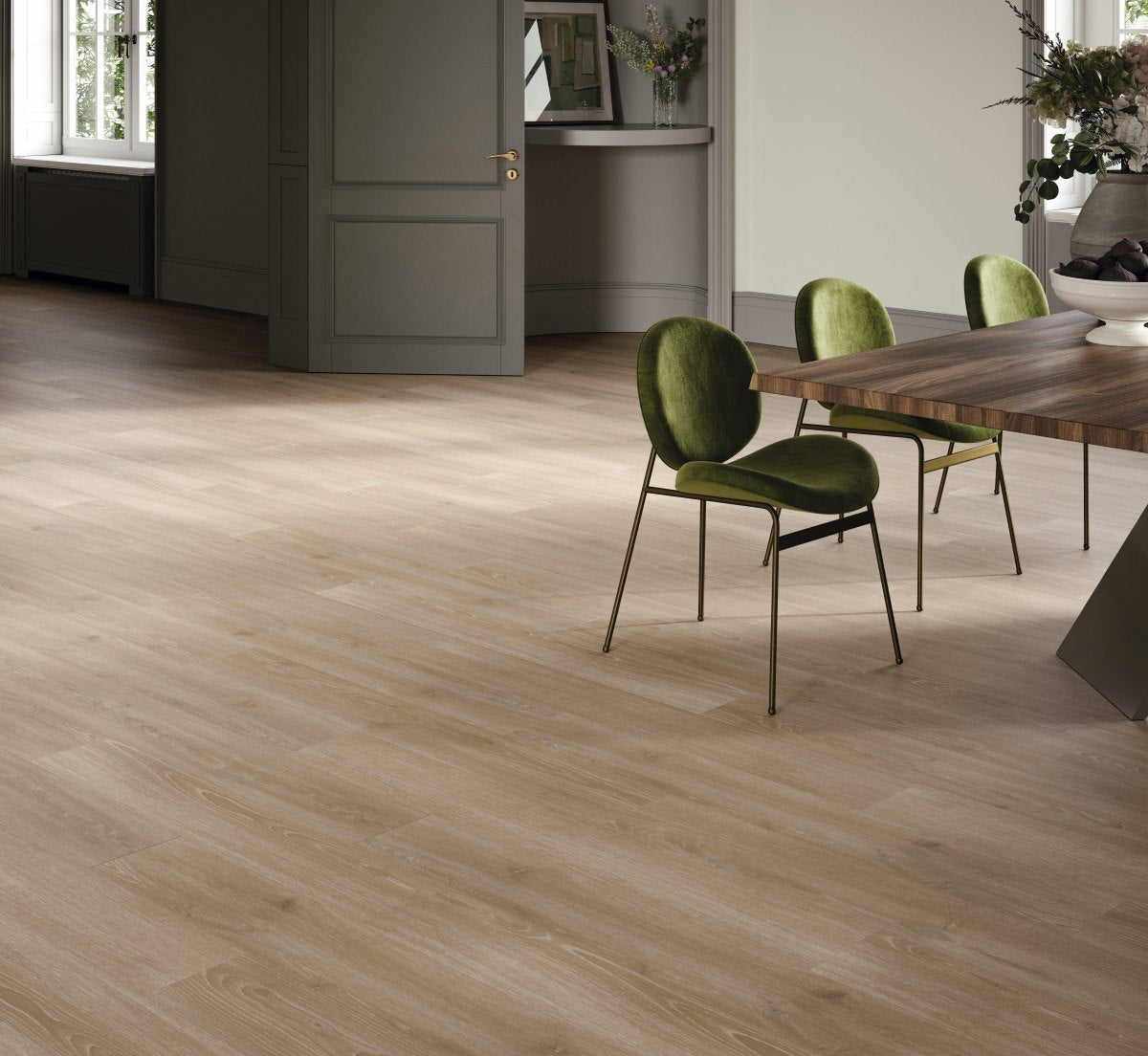 Laminaat Classic 1050 Eiken Skyline parelgrijs Natuurmat str. landhuis v-kant