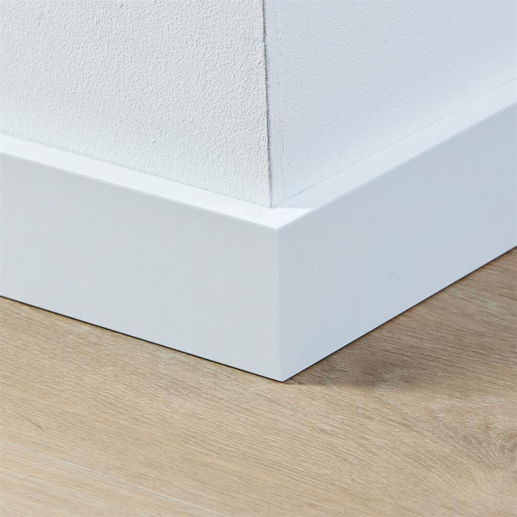 Gegronde plint Amsterdam 70x15 wit