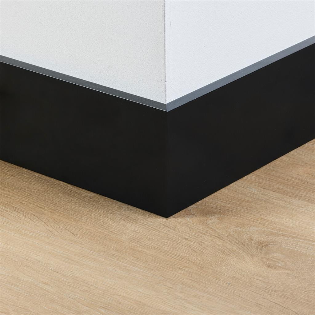 Gelakte plint Amsterdam 120x15 zwart