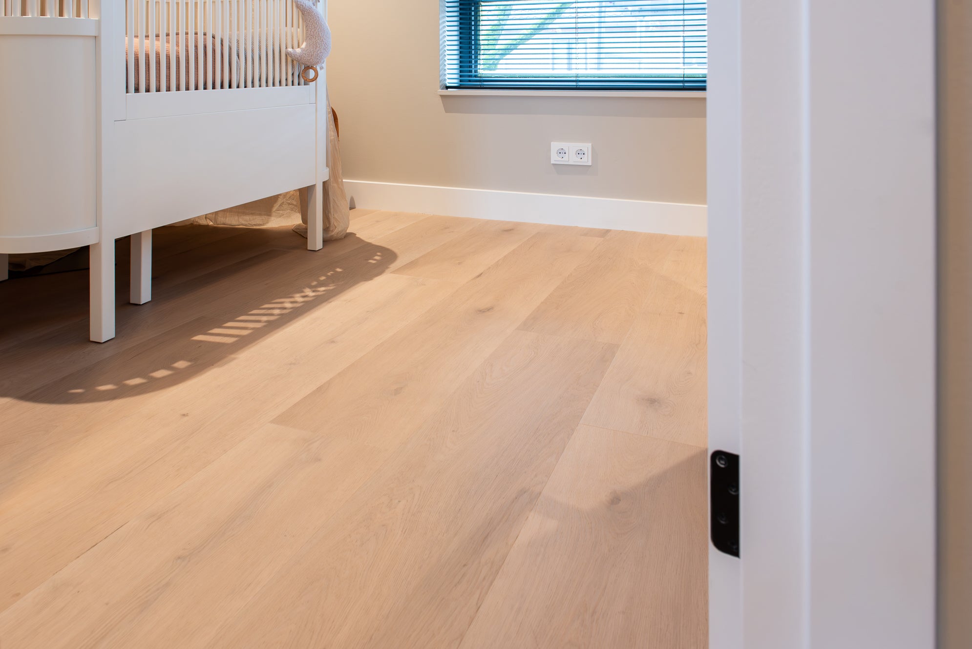 Attico 830 | Rigid Click